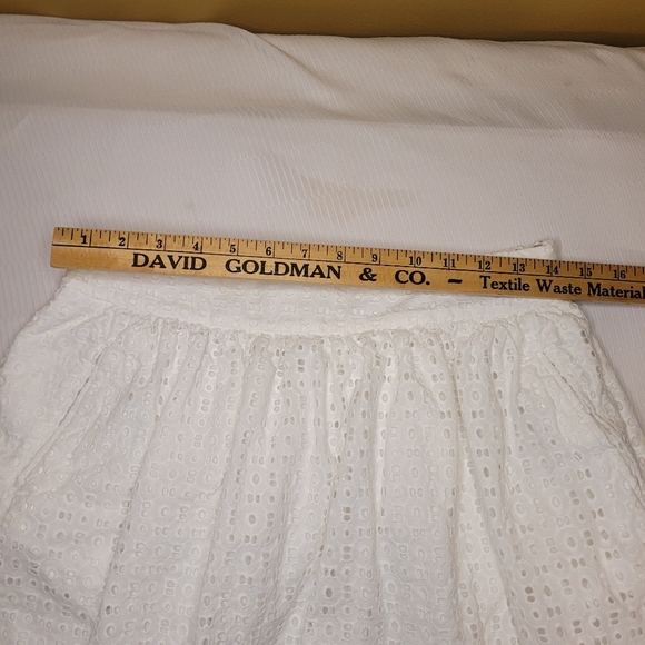 Cynthia Rowley 100% Cotton White Eyelet Mini Skirt sz 6 - Picture 8 of 10